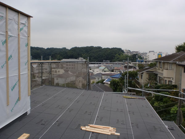 屋根の上